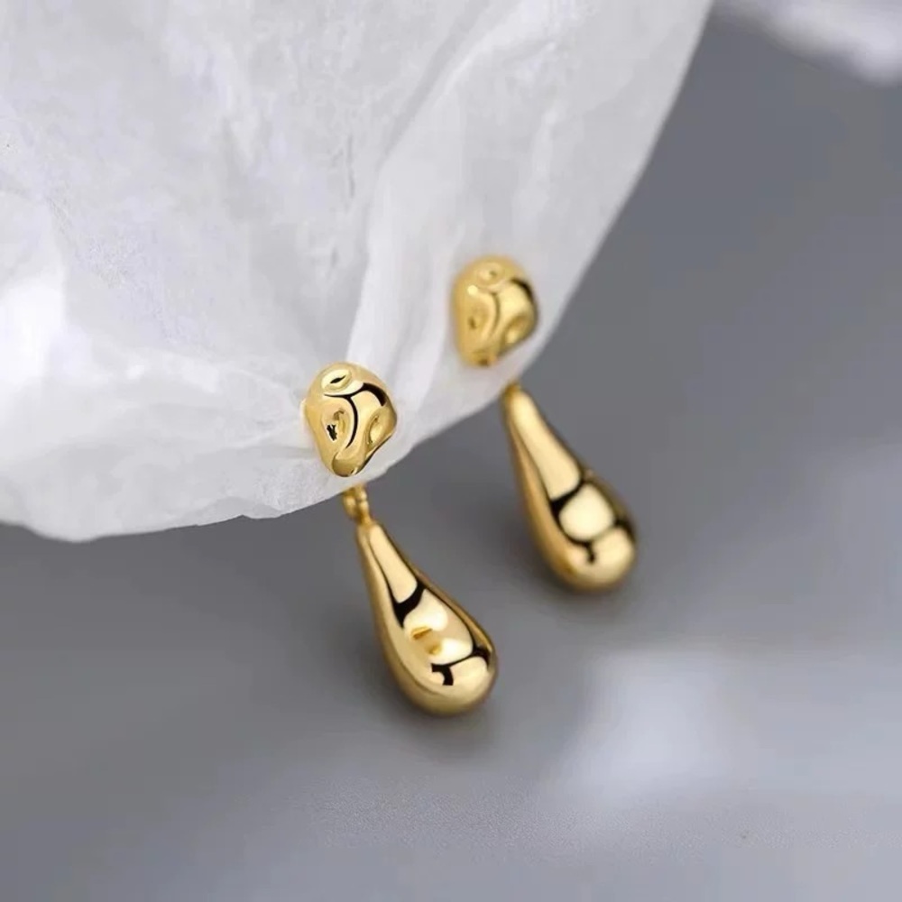 Elegant Gold Tone Droplet Dangle Fashion Earrings